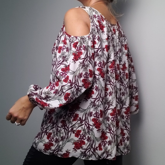 3 for 30$🔥Max Edition Floral Cold Shoulder tunic - Picture 3 of 15